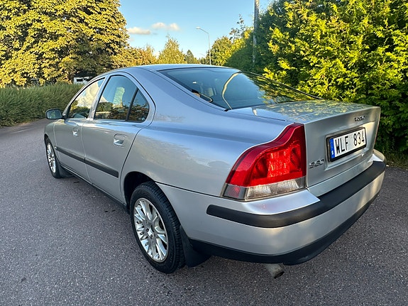 Volvo S60 2 of 7