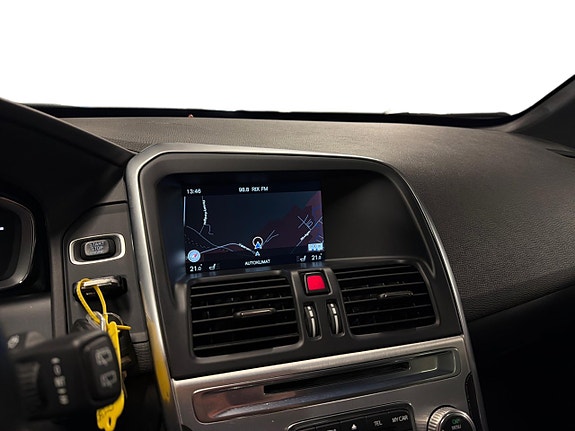 Volvo XC60 13 of 18