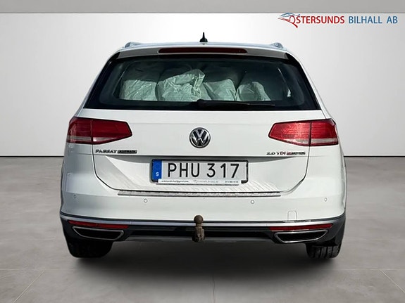 Volkswagen Passat Alltrack 5 of 11