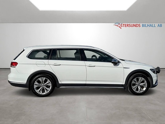 Volkswagen Passat Alltrack 6 of 11