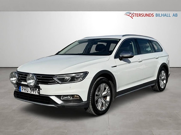 Volkswagen Passat Alltrack 3 of 11