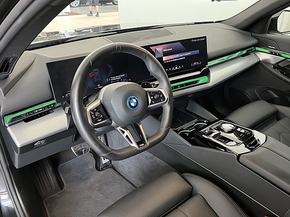 BMW 530e 6 of 16