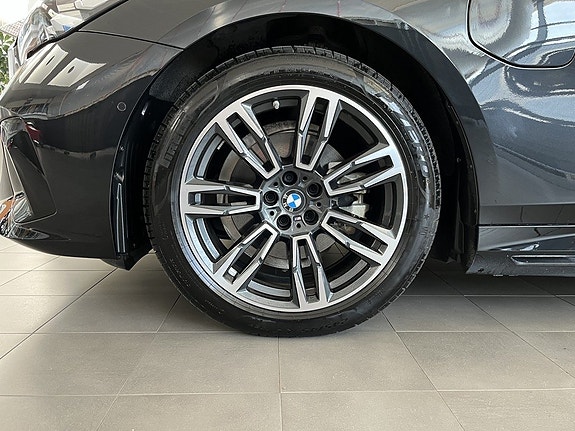 BMW 530e 4 of 16