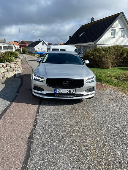 Volvo S90 2 of 6