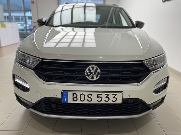 Volkswagen T-Roc 3 of 18