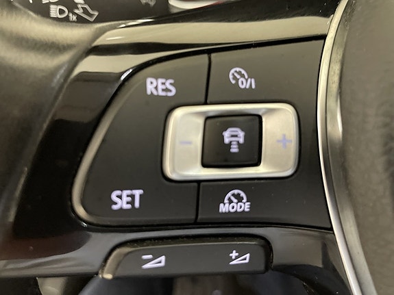 Volkswagen T-Roc 14 of 18