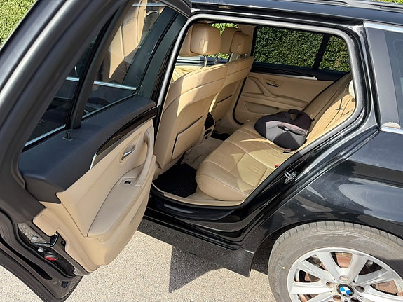 BMW 520d 3 of 5