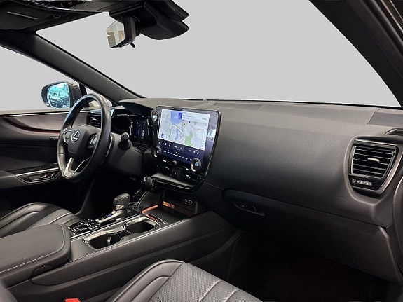 Lexus NX450h+ 8 of 16