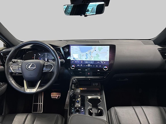 Lexus NX450h+ 10 of 16