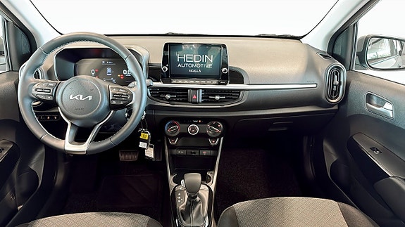 Kia Picanto 12 of 12