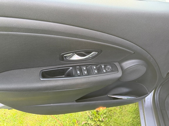 Renault Megane III 9 of 11