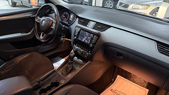 Skoda Octavia Scout 7 of 12