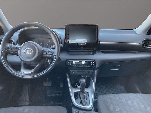 Toyota Yaris 9 of 11
