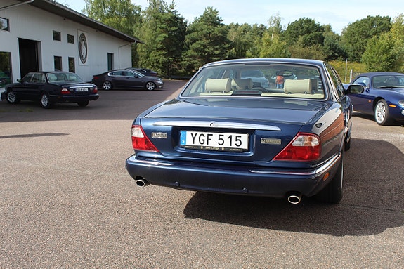 Jaguar XJ 6 of 15