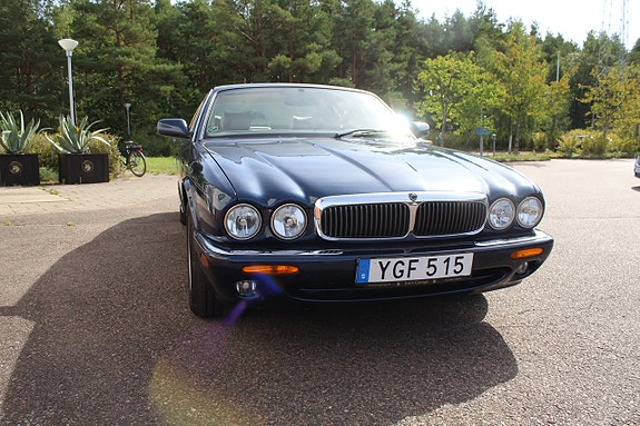 Jaguar XJ 8 of 15