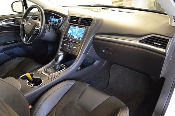 Ford Mondeo 16 of 22