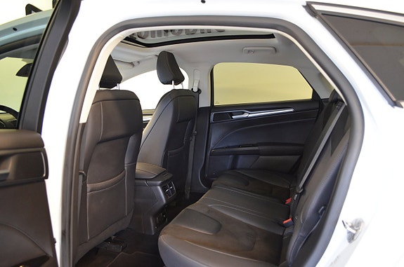 Ford Mondeo 17 of 22