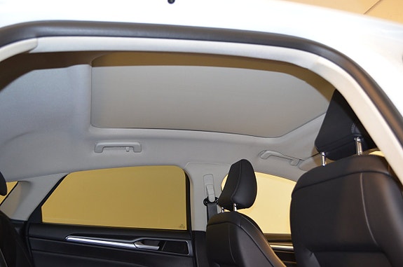 Ford Mondeo 19 of 22