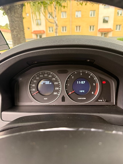 Volvo V70 8 of 11