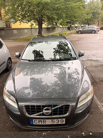 Volvo V70 3 of 11