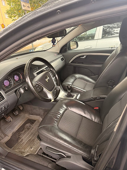 Volvo V70 6 of 11