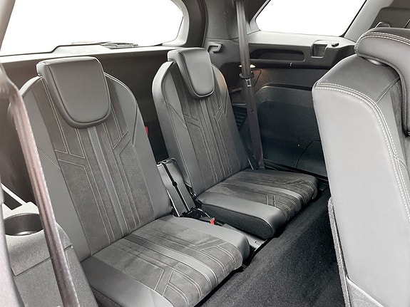 Peugeot 5008 14 of 17
