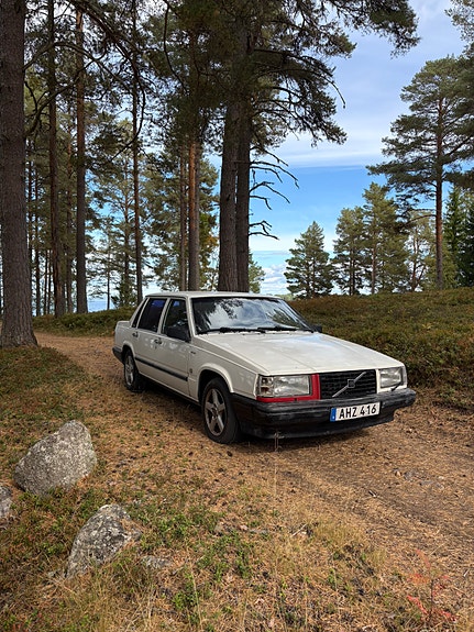 Volvo 740 2 of 8