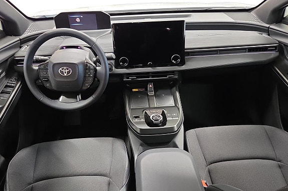 Toyota C-HR+ 8 of 20