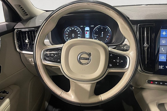 Volvo V90 13 of 17