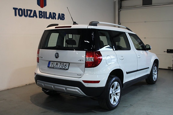Skoda Yeti Outdoor 2 of 23
