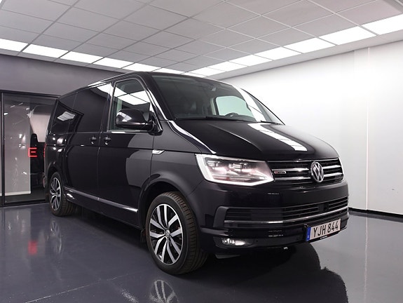 Volkswagen Multivan 7 of 30