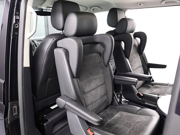 Volkswagen Multivan 27 of 30