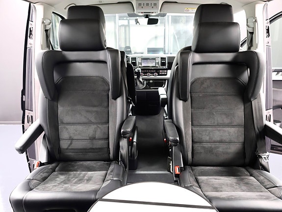 Volkswagen Multivan 28 of 30