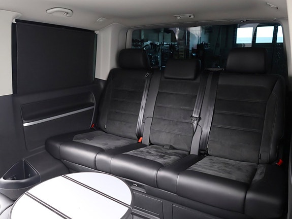 Volkswagen Multivan 25 of 30
