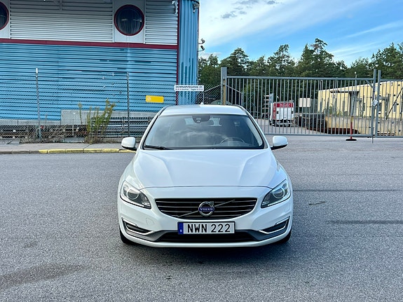 Volvo V60 4 of 10