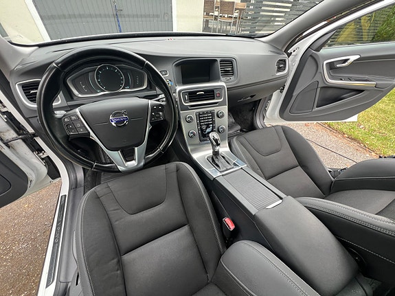 Volvo V60 8 of 10