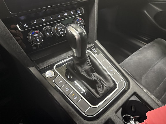 Volkswagen Passat 12 of 19