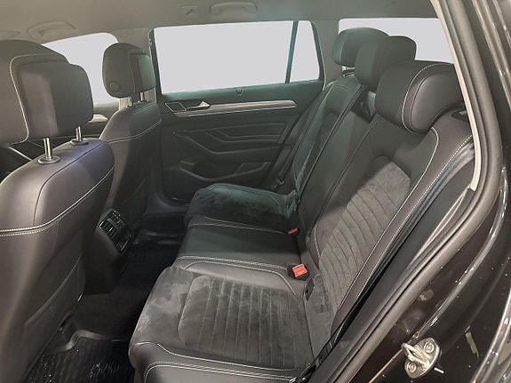 Volkswagen Passat 9 of 19