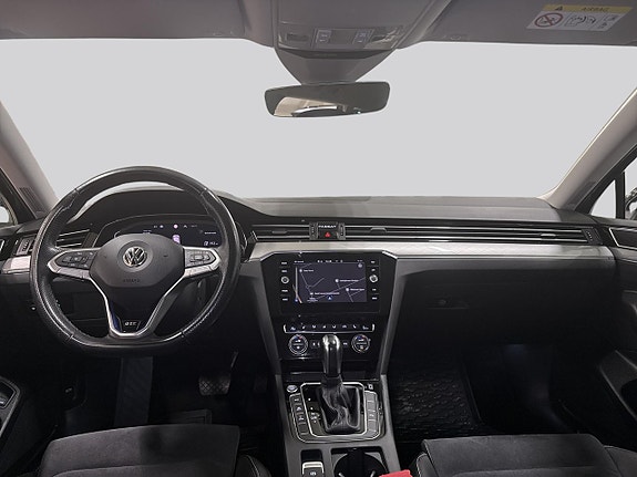 Volkswagen Passat 7 of 19