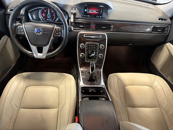 Volvo V70 5 of 15