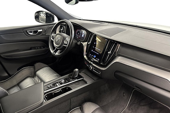 Volvo XC60 10 of 22