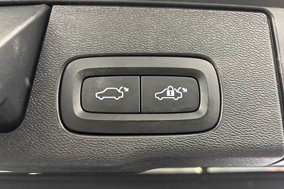 Volvo XC60 16 of 22