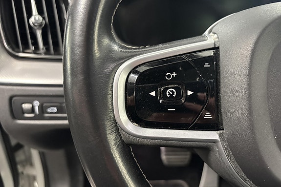 Volvo XC60 19 of 22