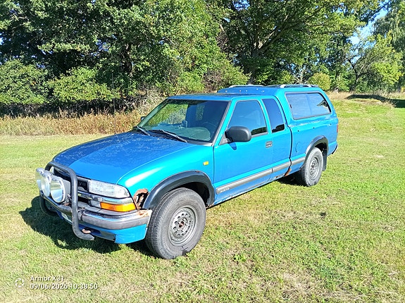Chevrolet S10 2 of 5