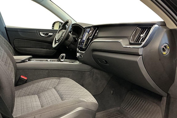 Volvo XC60 15 of 28