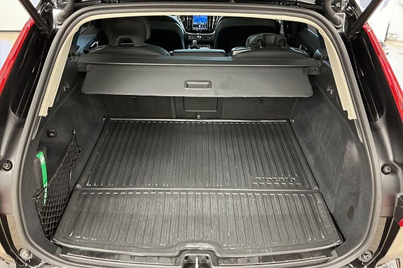 Volvo XC60 10 of 28