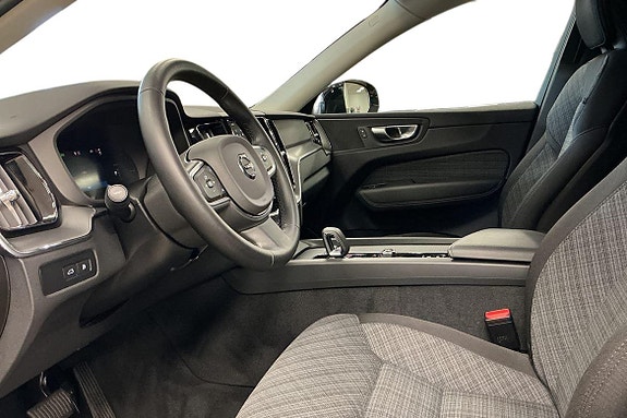 Volvo XC60 14 of 28