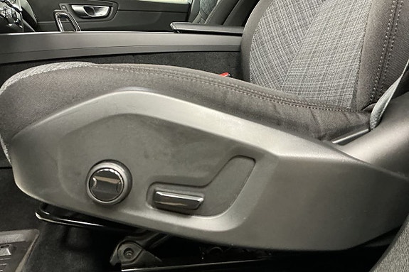 Volvo XC60 25 of 28