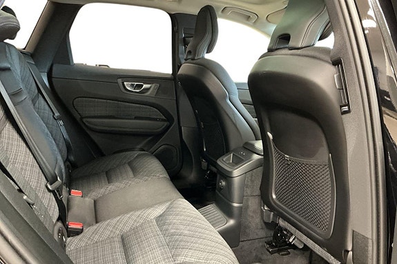 Volvo XC60 17 of 28