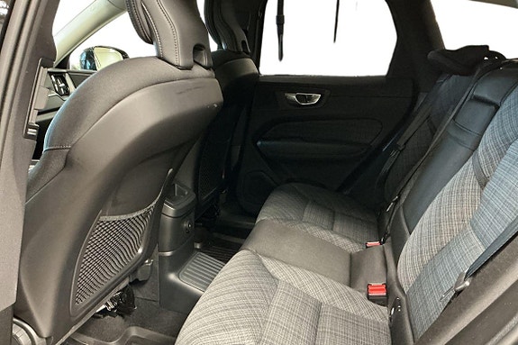Volvo XC60 16 of 28